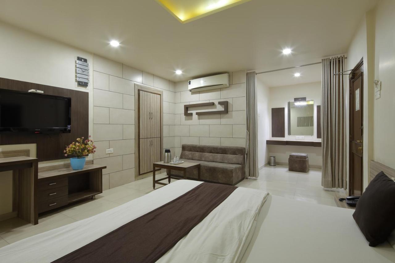 Hotel Good Night Ahmadabad Zewnętrze zdjęcie