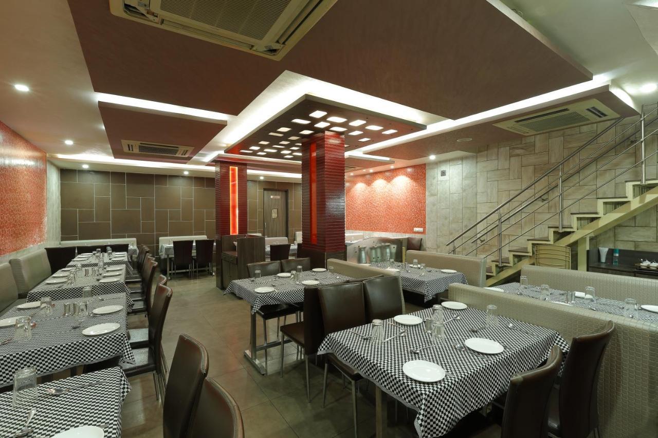 Hotel Good Night Ahmadabad Zewnętrze zdjęcie