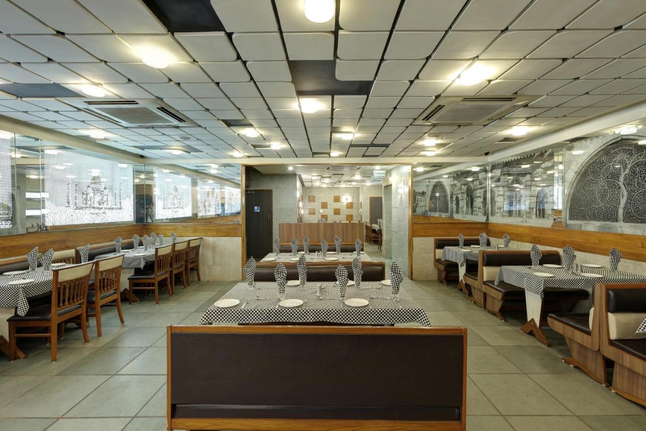 Hotel Good Night Ahmadabad Zewnętrze zdjęcie