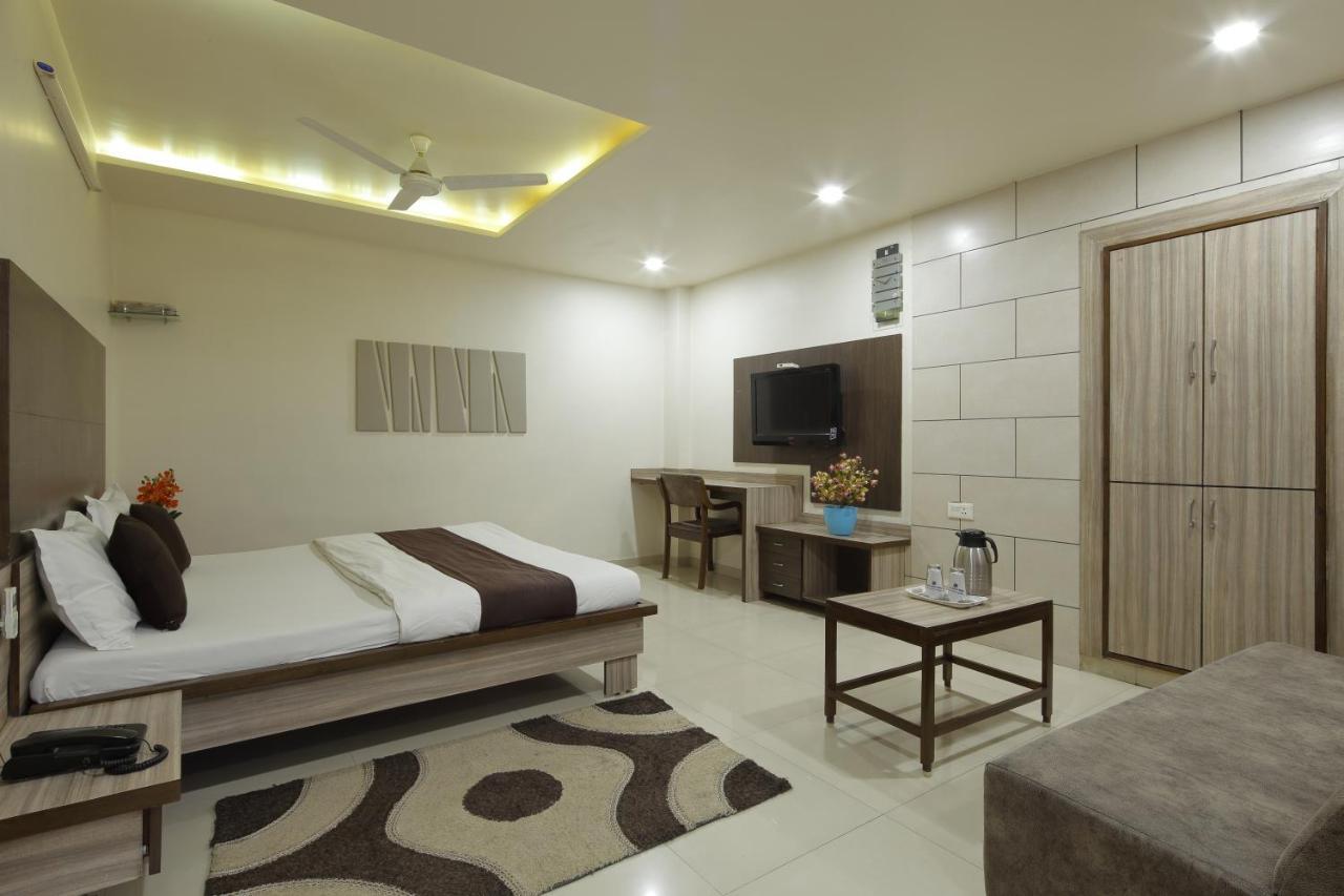 Hotel Good Night Ahmadabad Zewnętrze zdjęcie