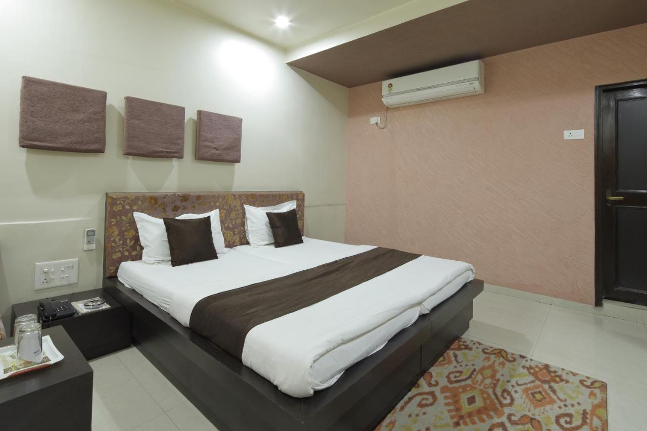 Hotel Good Night Ahmadabad Zewnętrze zdjęcie