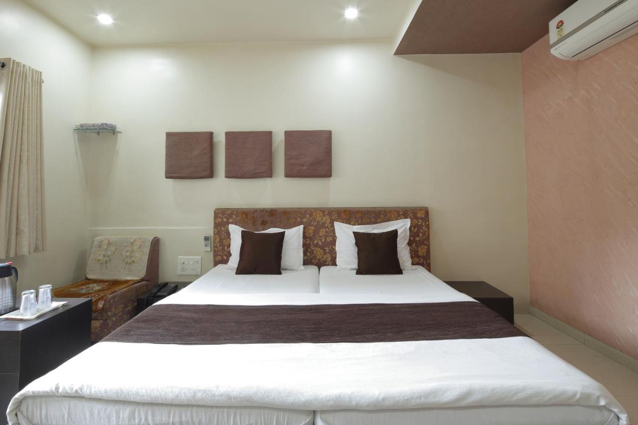 Hotel Good Night Ahmadabad Zewnętrze zdjęcie