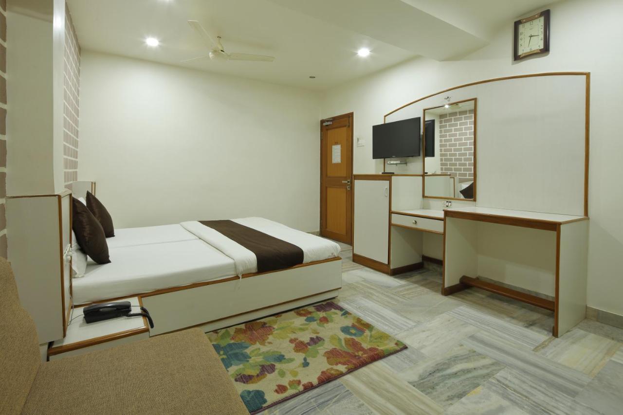 Hotel Good Night Ahmadabad Zewnętrze zdjęcie