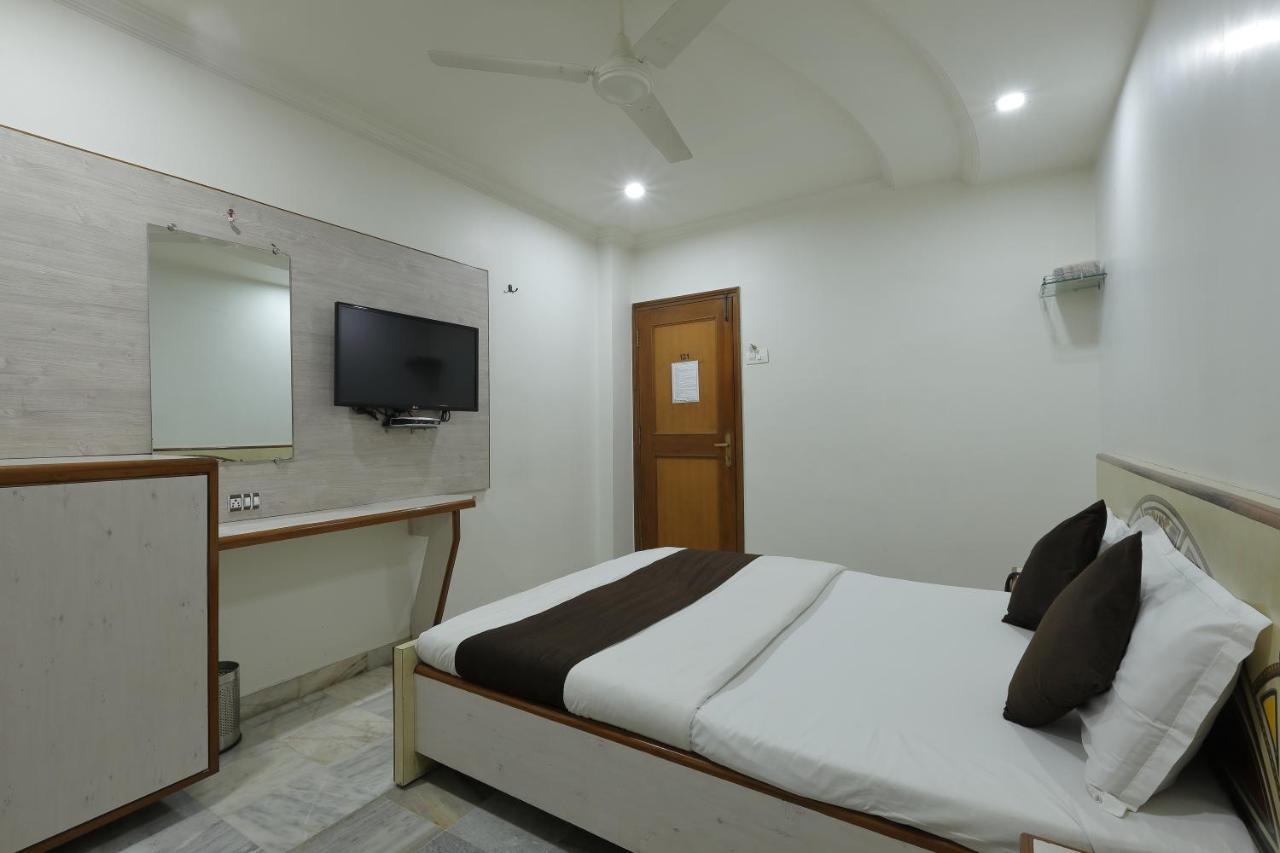 Hotel Good Night Ahmadabad Zewnętrze zdjęcie