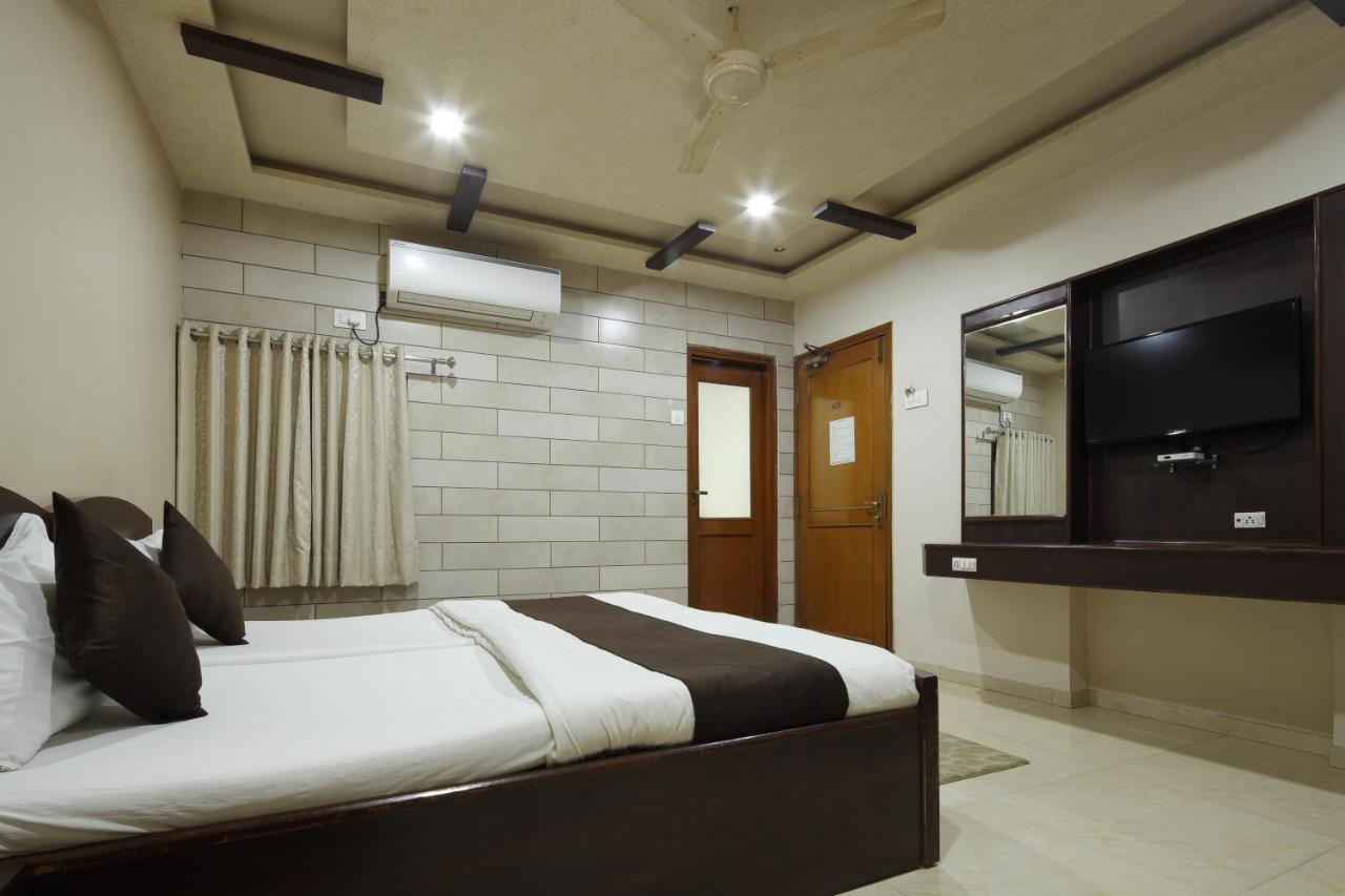 Hotel Good Night Ahmadabad Zewnętrze zdjęcie