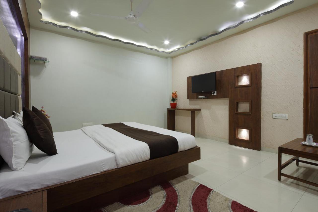 Hotel Good Night Ahmadabad Zewnętrze zdjęcie