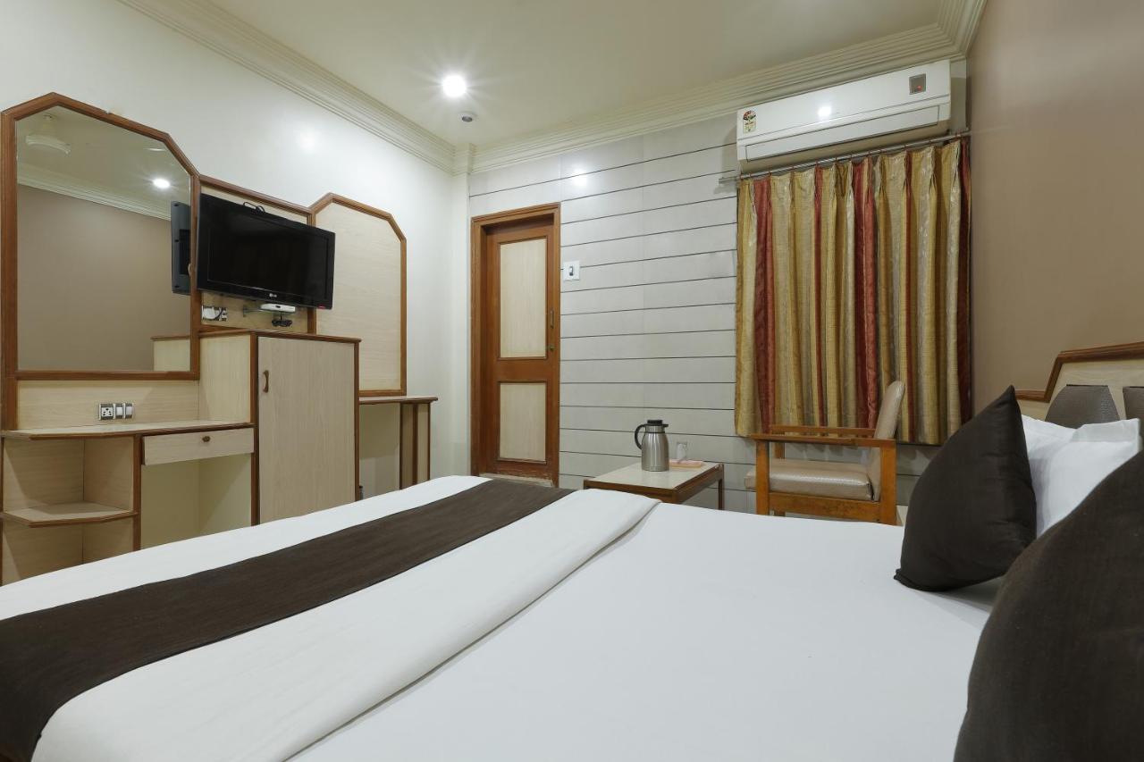 Hotel Good Night Ahmadabad Zewnętrze zdjęcie