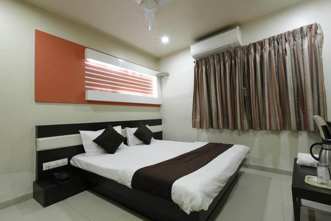 Hotel Good Night Ahmadabad Zewnętrze zdjęcie