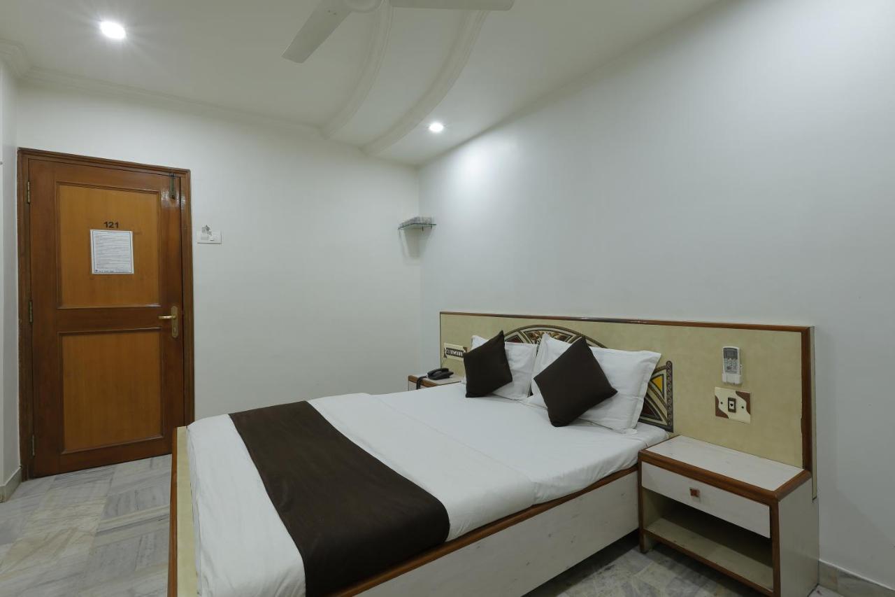 Hotel Good Night Ahmadabad Zewnętrze zdjęcie